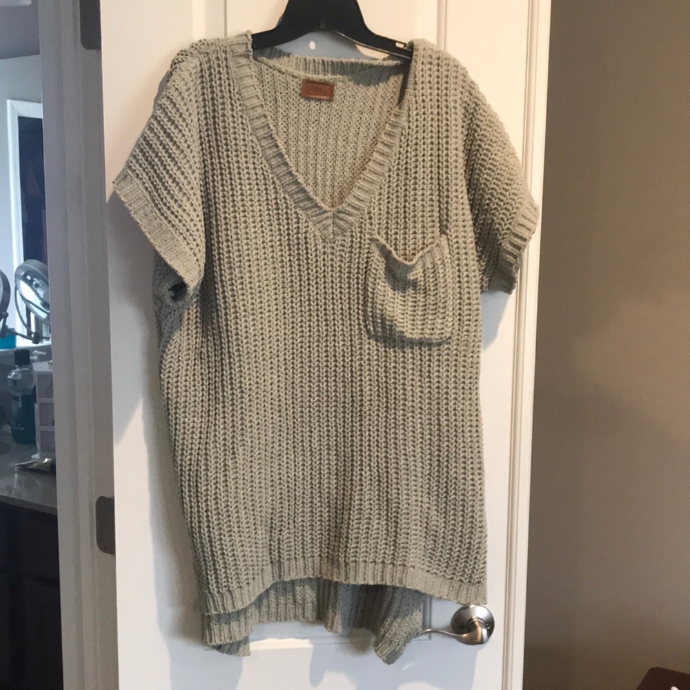 POL Size L NWOT